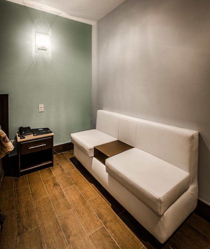 Olux Hotel-Motel-Suites Laval Zewnętrze zdjęcie