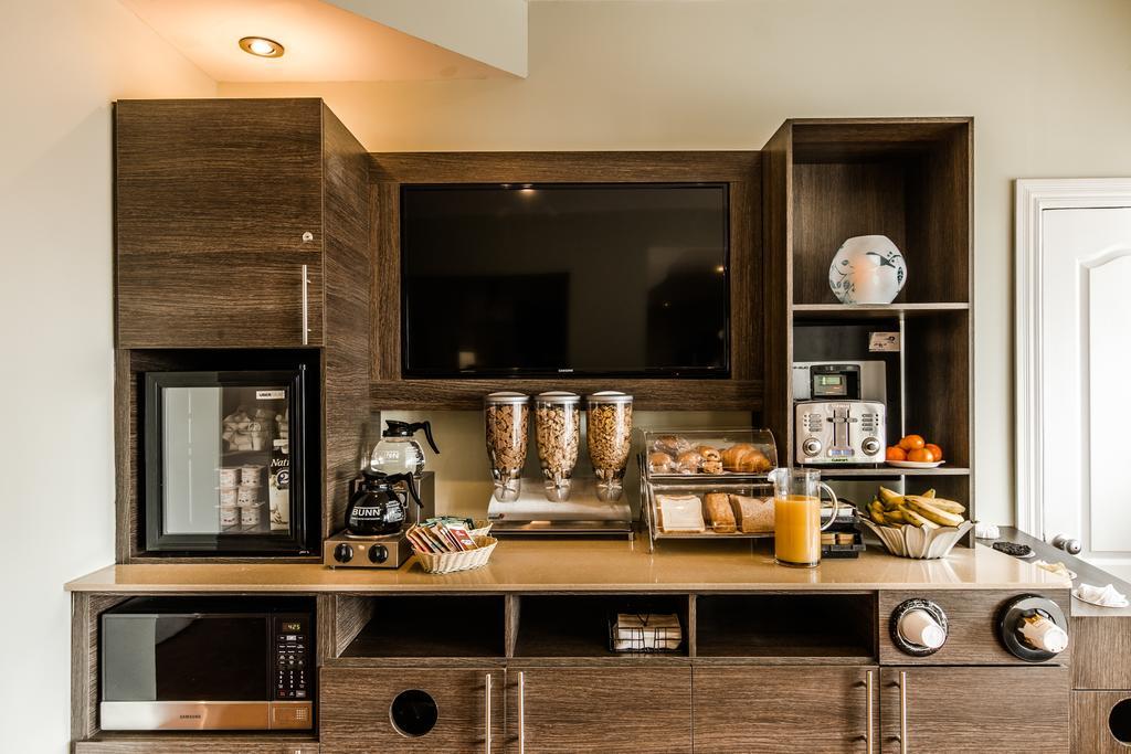 Olux Hotel-Motel-Suites Laval Zewnętrze zdjęcie